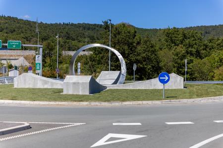 Vstopno krožišče na Kozini je dobilo končno podobo 1
